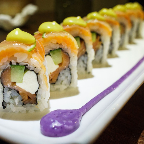 Spicy Salmon Poke Roll